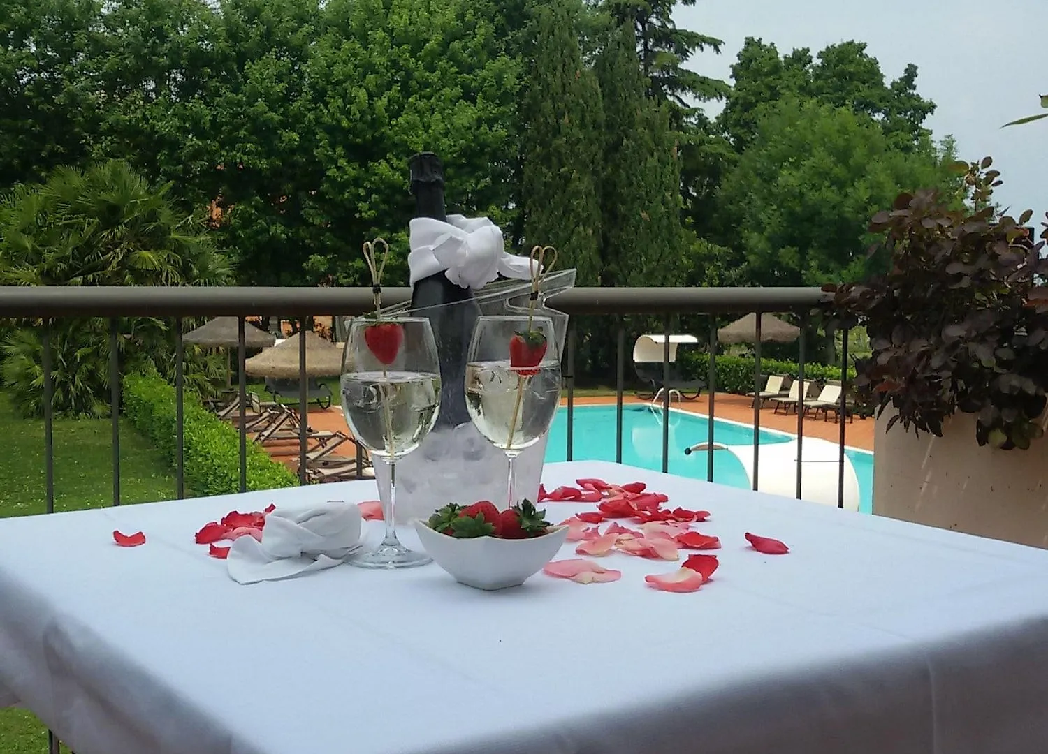 ***  Yachting Hotel Mistral Sirmione Italy