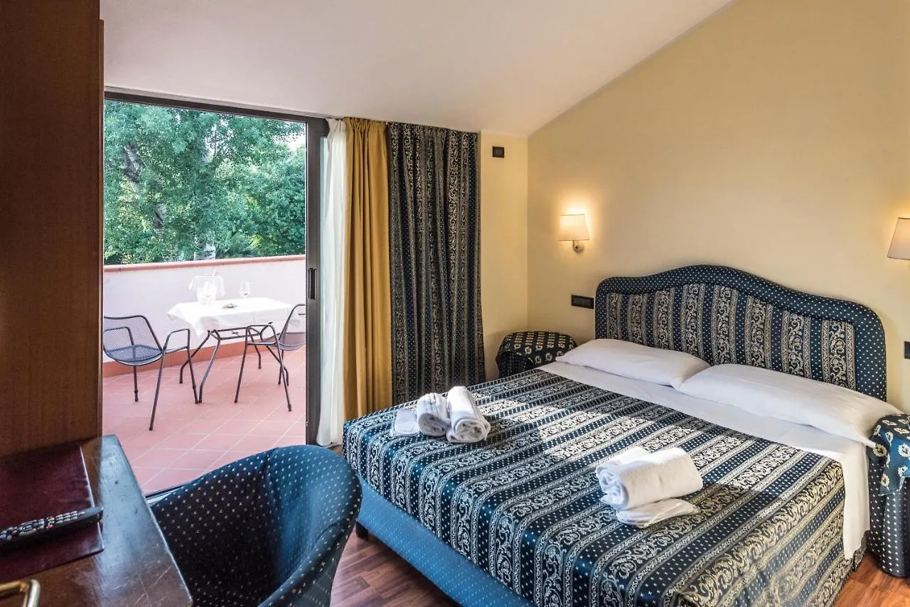 Yachting Hotel Mistral Sirmione 3*,