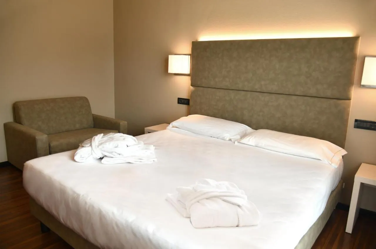 Yachting Hotel Mistral Sirmione 3*,