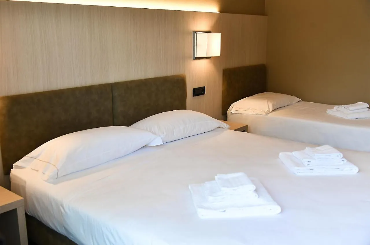 Yachting Hotel Mistral Sirmione