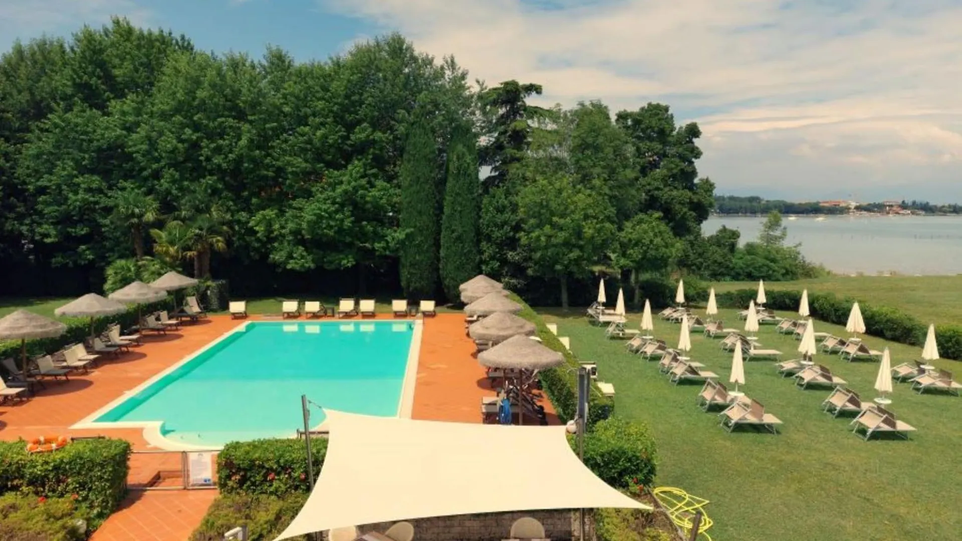 Yachting Hotel Mistral Sirmione Italy
