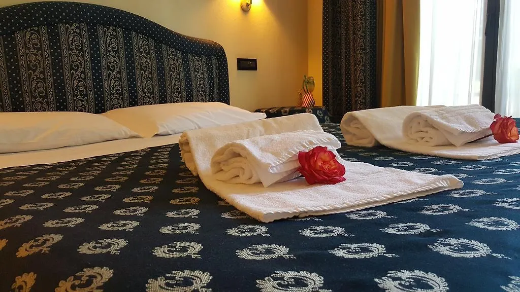 Yachting Hotel Mistral Sirmione 3*,  Italy